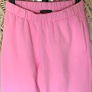 BRAND NEW BUBBLEGUM PINK BRANDY MELVILLE ROSA